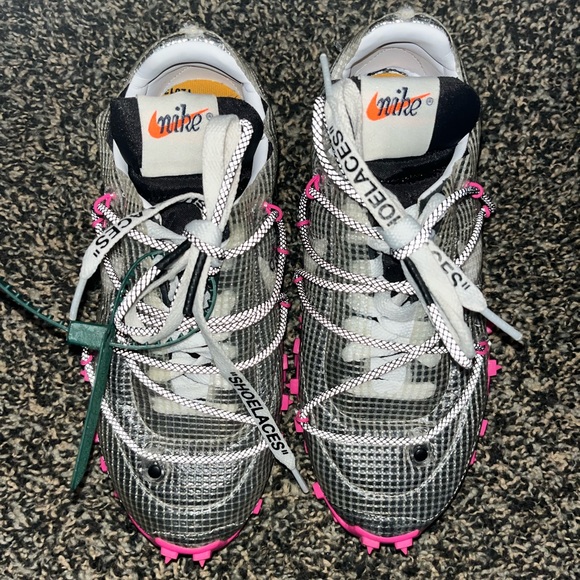 Authentic Off white Nike tennis shoes - Picture 3 of 5